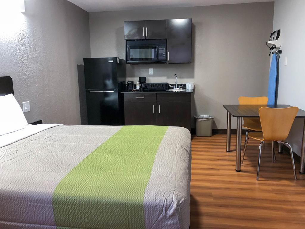 Studio 6 Wichita, Ks- Airport - thumb 0