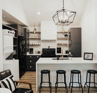 Sunny 3 bed/2bath DREAM HOME 9 minutes to BEALE ST***** - Accommodation Indiana