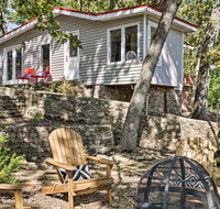 Sunrise Beach Lakeside Home w/Boat Dock+Grill - Accommodation Indiana