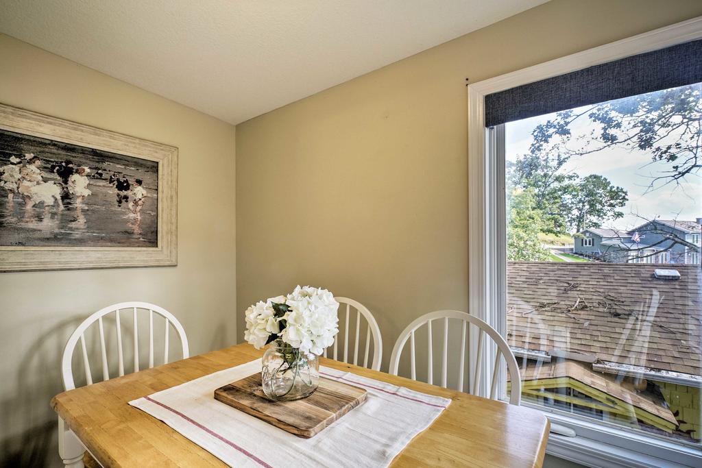 Sunrise Beach Lakeside Home W/Boat Dock+Grill - thumb 3