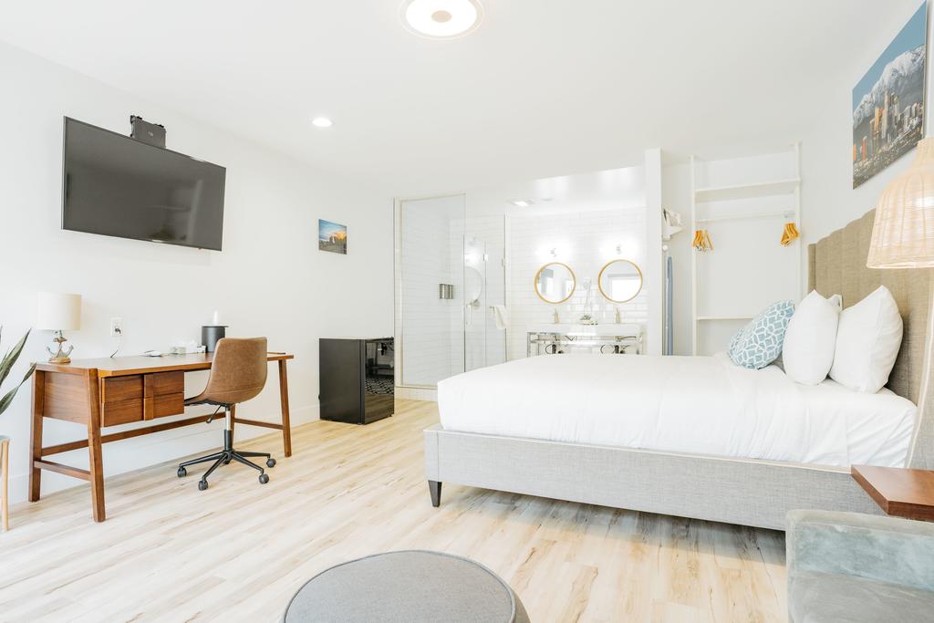 The Belmont Shore Inn - thumb 1