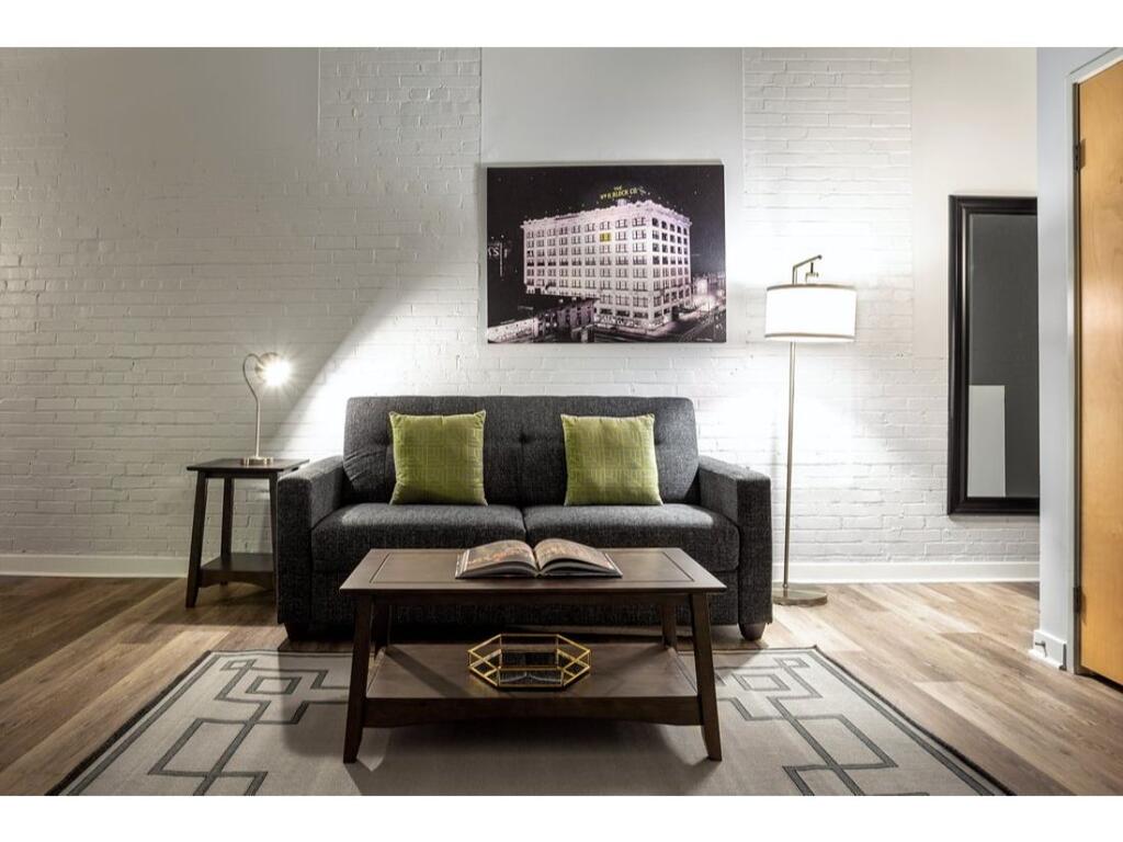 TWO Luxury 2BR 2BA Apartments In Heart Of Indianapolis - thumb 0
