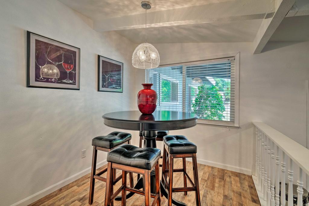 Updated Jamestown Home, Walk To Downtown! - thumb 1