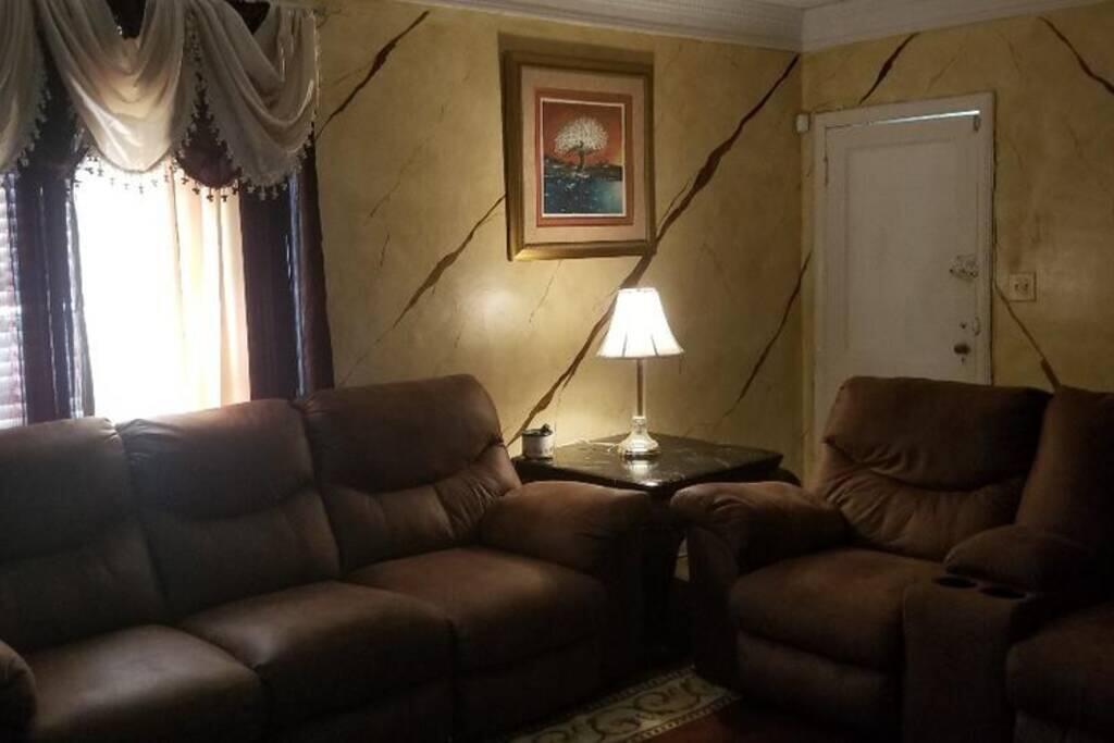 VERY NICE APARTMENT UNIT A -2 BEDROOM SUITE 129 - thumb 3