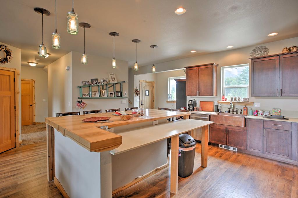 Villa With Firepit&Pond 11Mi To Mt Rainier Nat'l Park - thumb 3