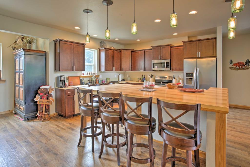 Villa With Firepit&Pond 11Mi To Mt Rainier Nat'l Park - thumb 2