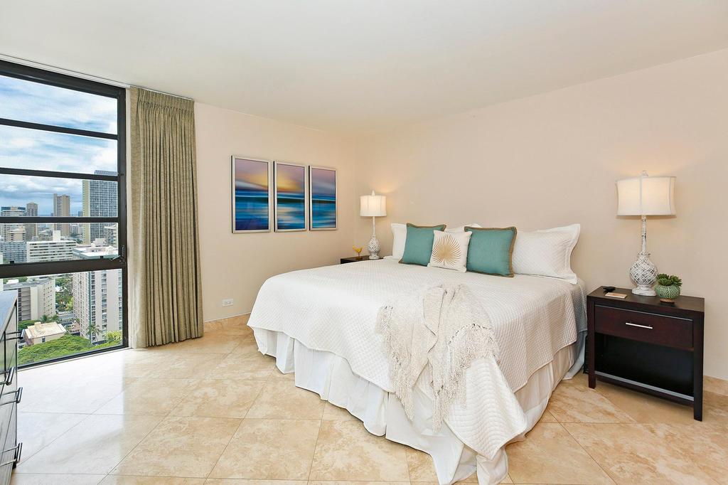 Waikiki Skytower #2804 - thumb 2