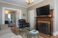 Warm Cozy 1st Floor Apartment in Milford Close to Major Cities in Boston Accommodation Indiana