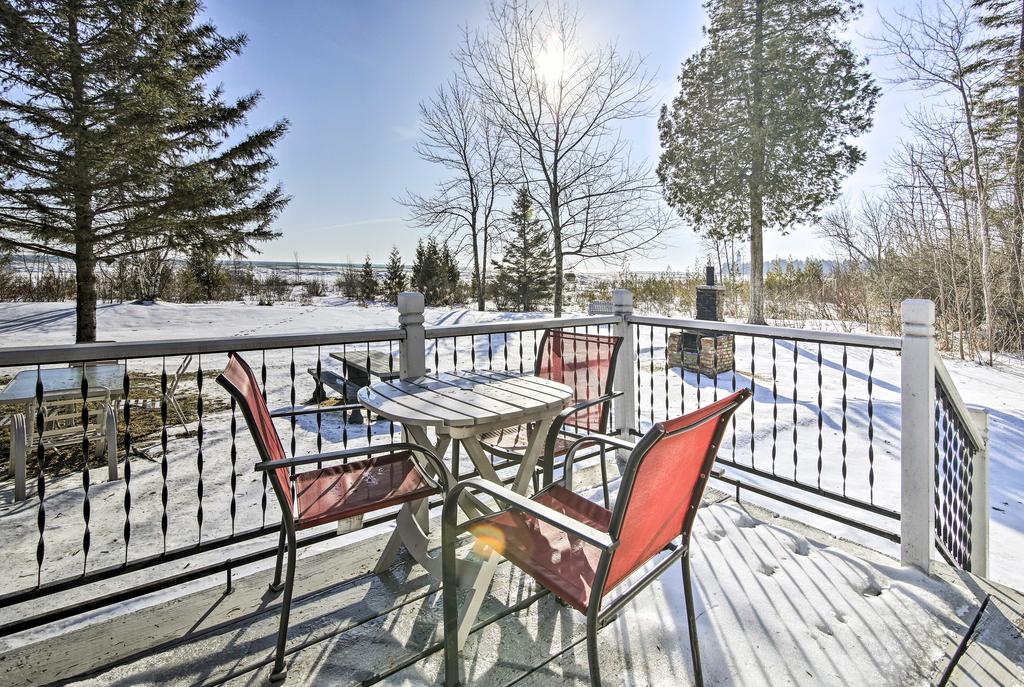 Waterfront Baileys Harbor Studio On Lake Michigan! - thumb 0