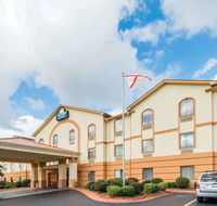 Days Inn  Suites by Wyndham Prattville-Montgomery - Accommodation Indiana