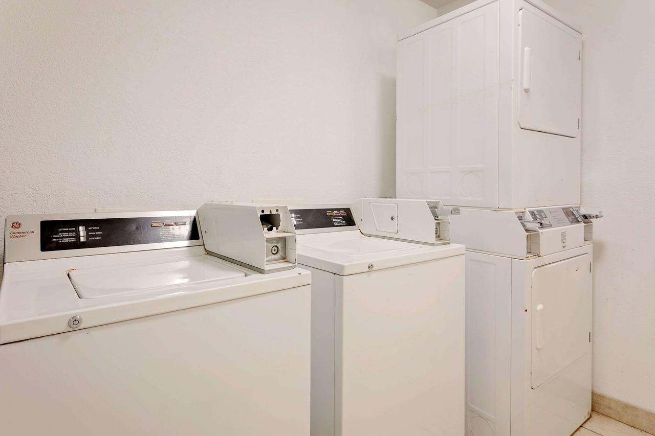 Days Inn By Wyndham Montgomery Near AUM - thumb 38