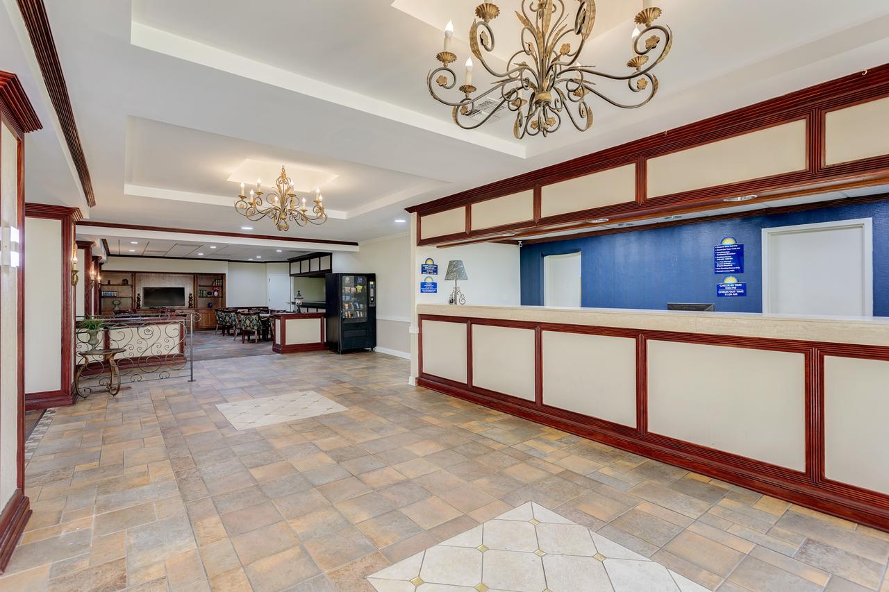 Days Inn By Wyndham Montgomery Near AUM - thumb 14