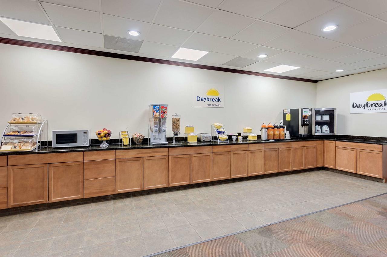 Days Inn By Wyndham Montgomery Near AUM - thumb 32