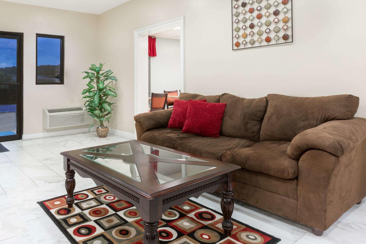 Ramada By Wyndham Pelham - thumb 39