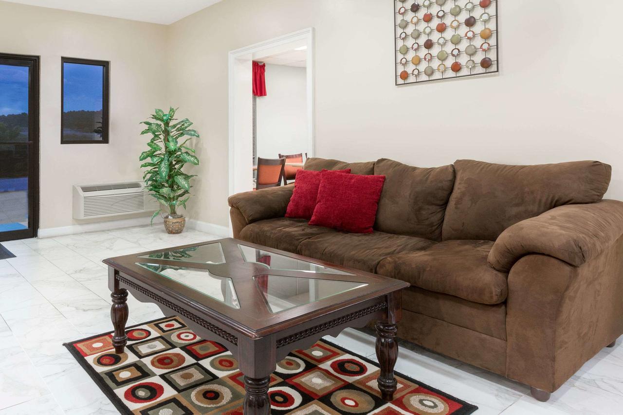 Ramada By Wyndham Pelham - thumb 25