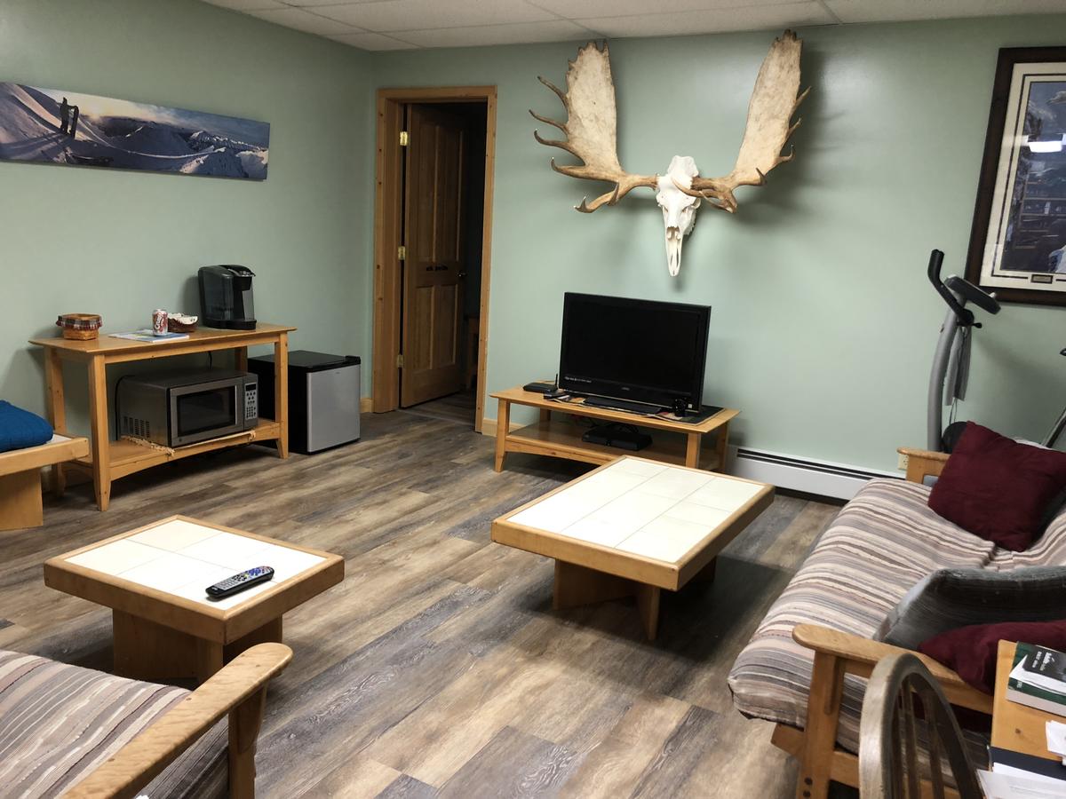 Sawing Logzz Bed And Breakfast - thumb 33