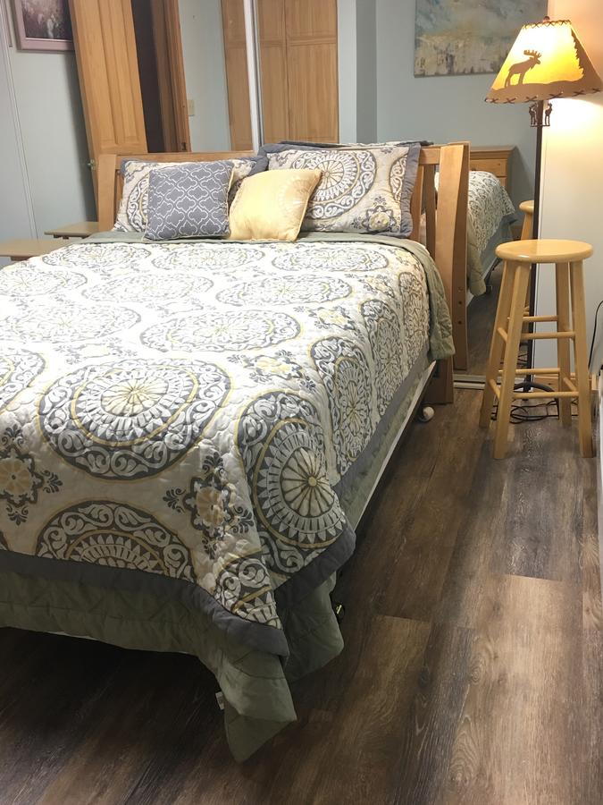 Sawing Logzz Bed And Breakfast - thumb 38