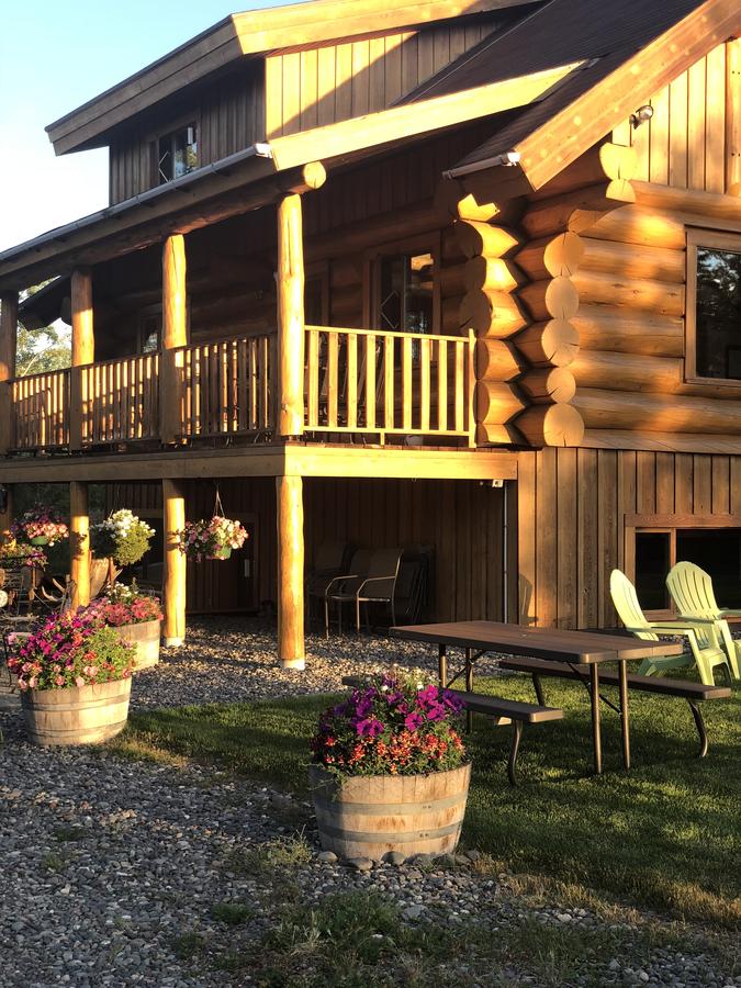 Sawing Logzz Bed And Breakfast - thumb 12