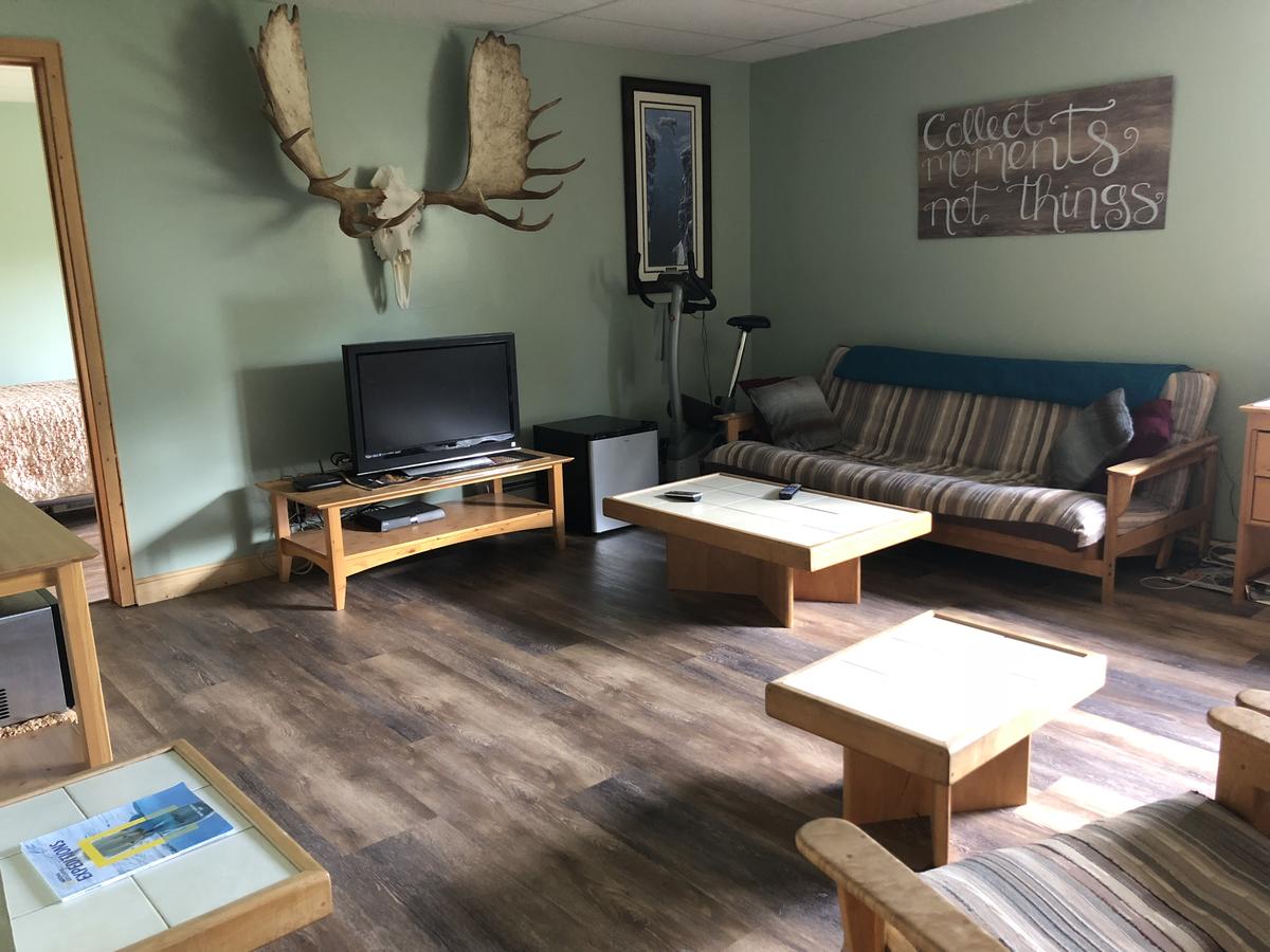 Sawing Logzz Bed And Breakfast - thumb 29