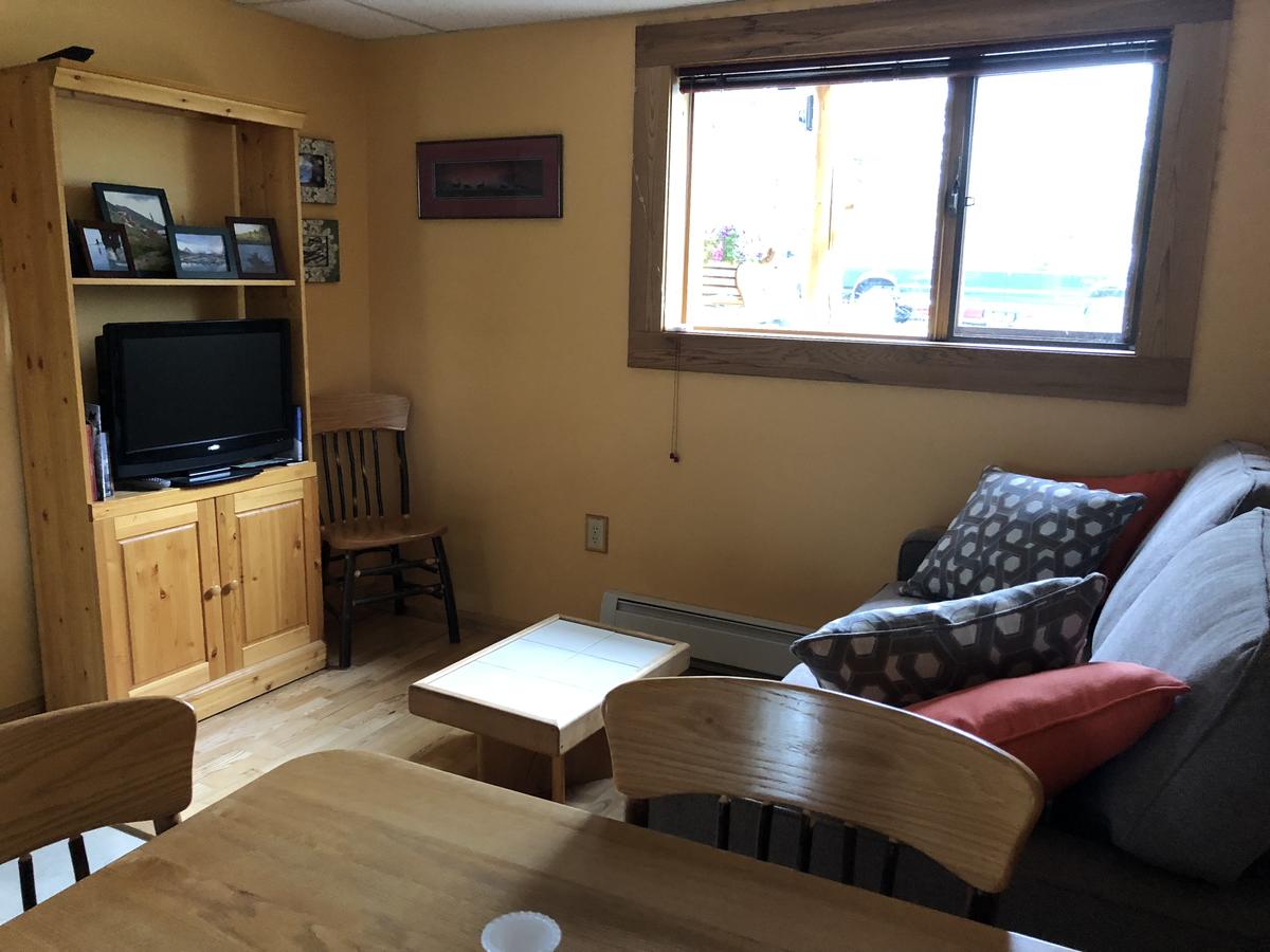 Sawing Logzz Bed And Breakfast - thumb 14