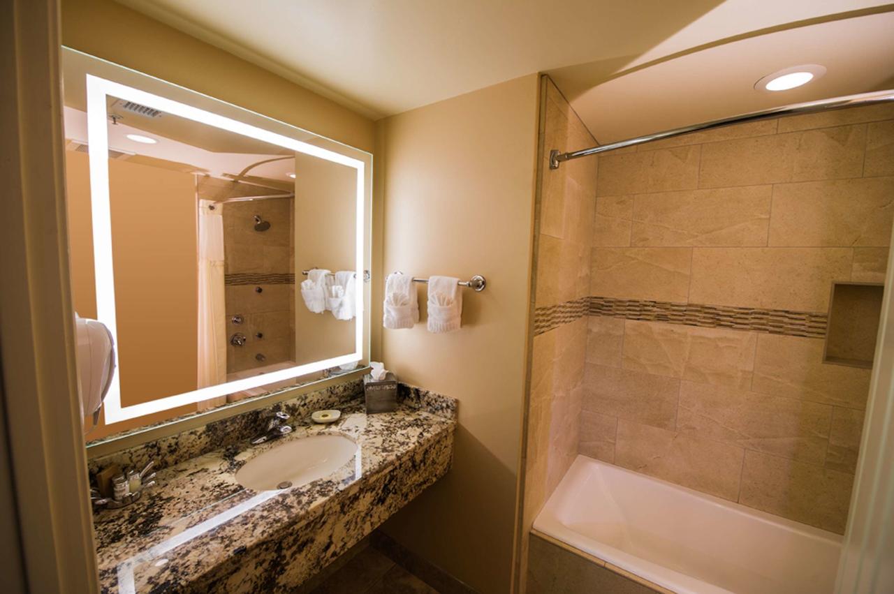 Best Western Plus Arroyo Roble Hotel & Creekside Villas - thumb 30