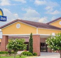 Days Inn by Wyndham Lake Village - Accommodation Indiana