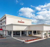 Ramada by Wyndham Texarkana - Accommodation Indiana