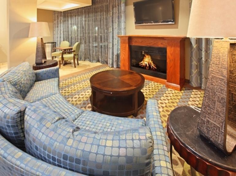 Holiday Inn Express & Suites Searcy - thumb 7