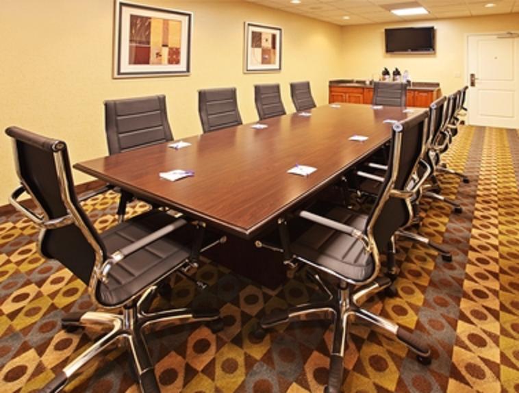 Holiday Inn Express & Suites Searcy - thumb 14