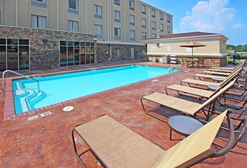Holiday Inn Express & Suites Searcy - thumb 1