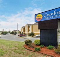 Comfort Inn  Suites Bryant - Benton - Accommodation Indiana