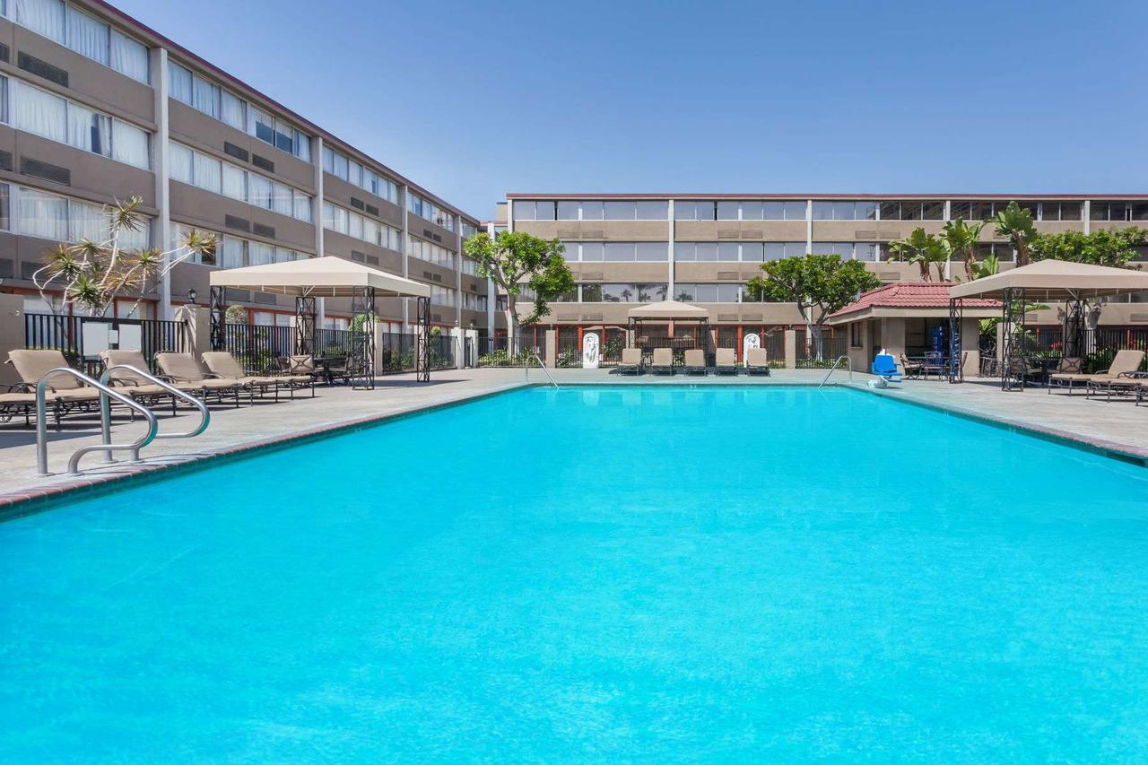 Howard Johnson By Wyndham Fullerton/Anaheim Conference Cntr - thumb 3