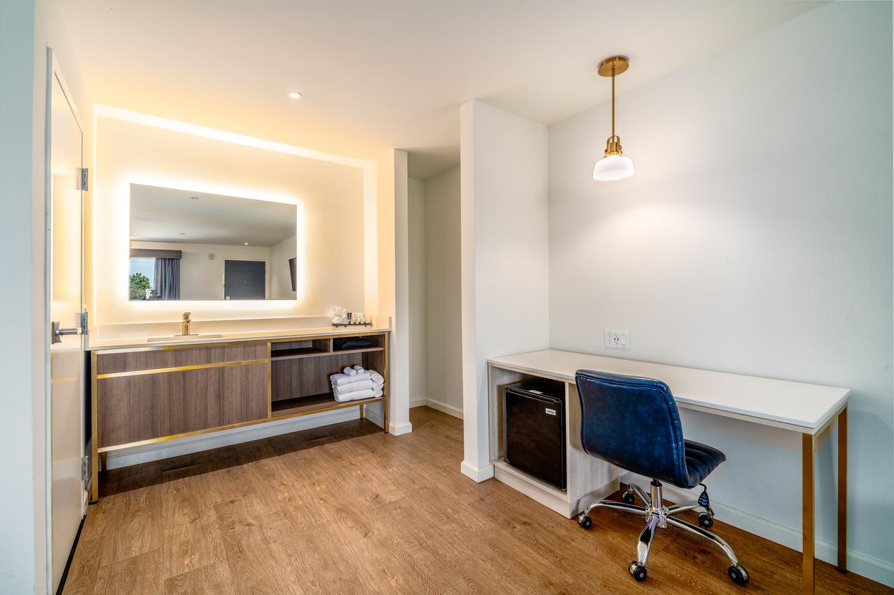 Trend Hotel At LAX Airport - thumb 10