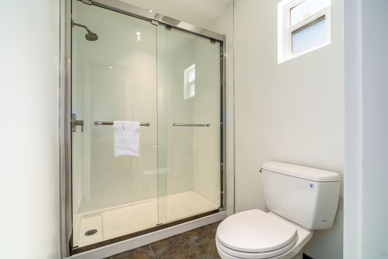 Trend Hotel At LAX Airport - thumb 8