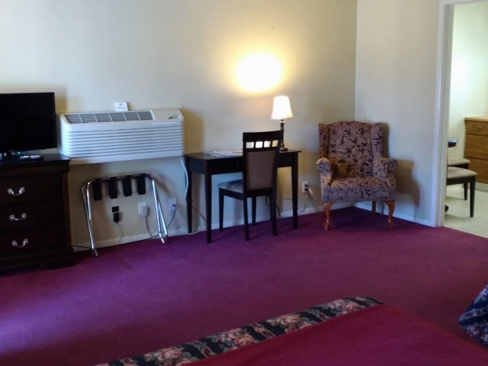 Travelers Motel - thumb 18