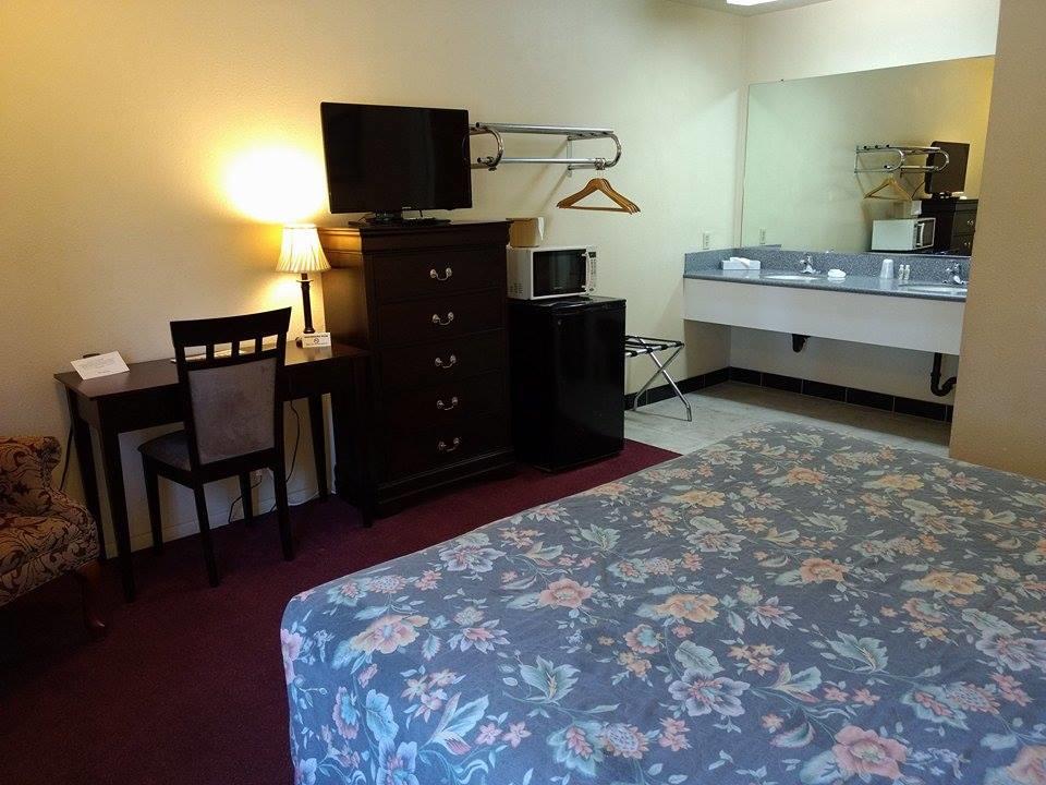 Travelers Motel - thumb 22