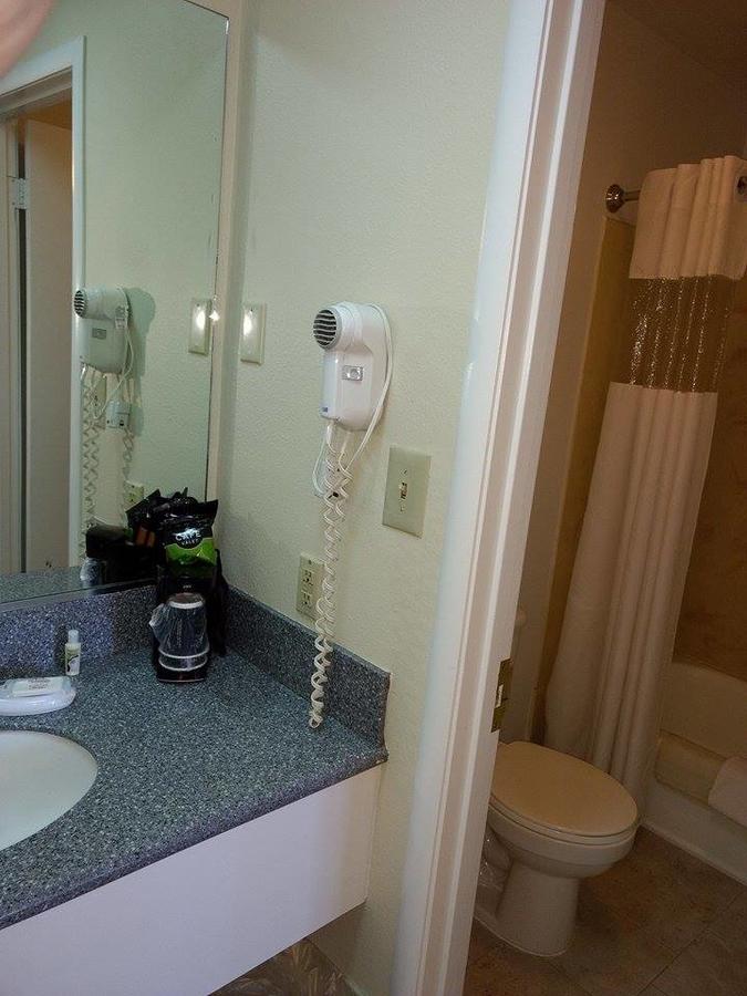 Travelers Motel - thumb 23