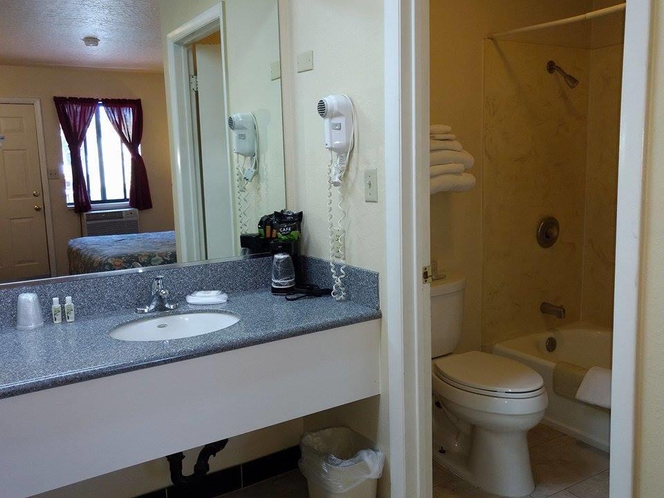 Travelers Motel - thumb 21