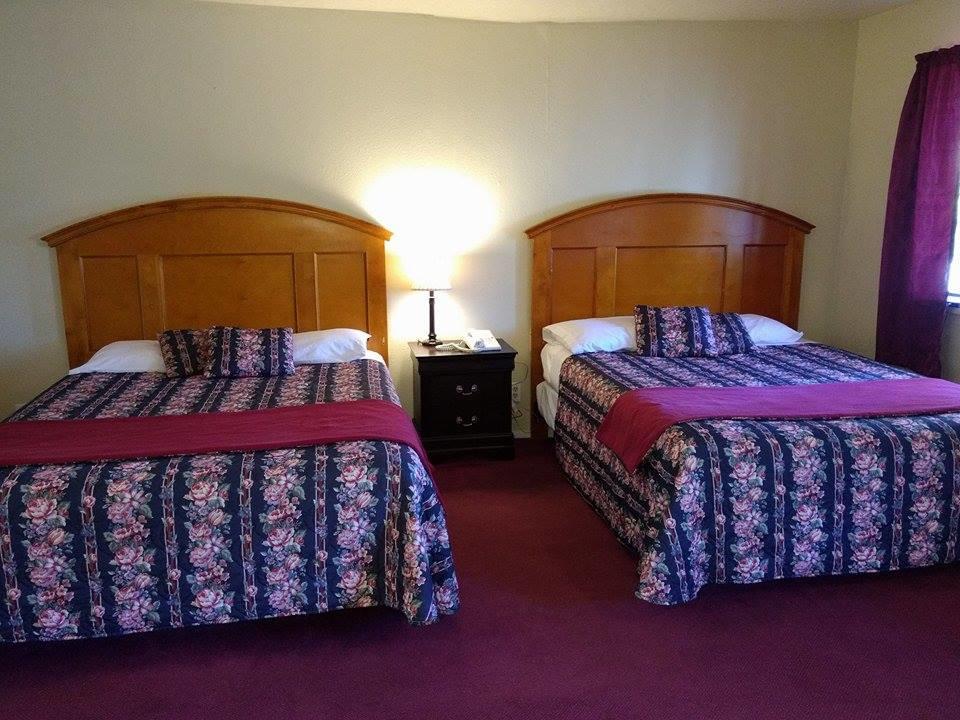 Travelers Motel - thumb 16