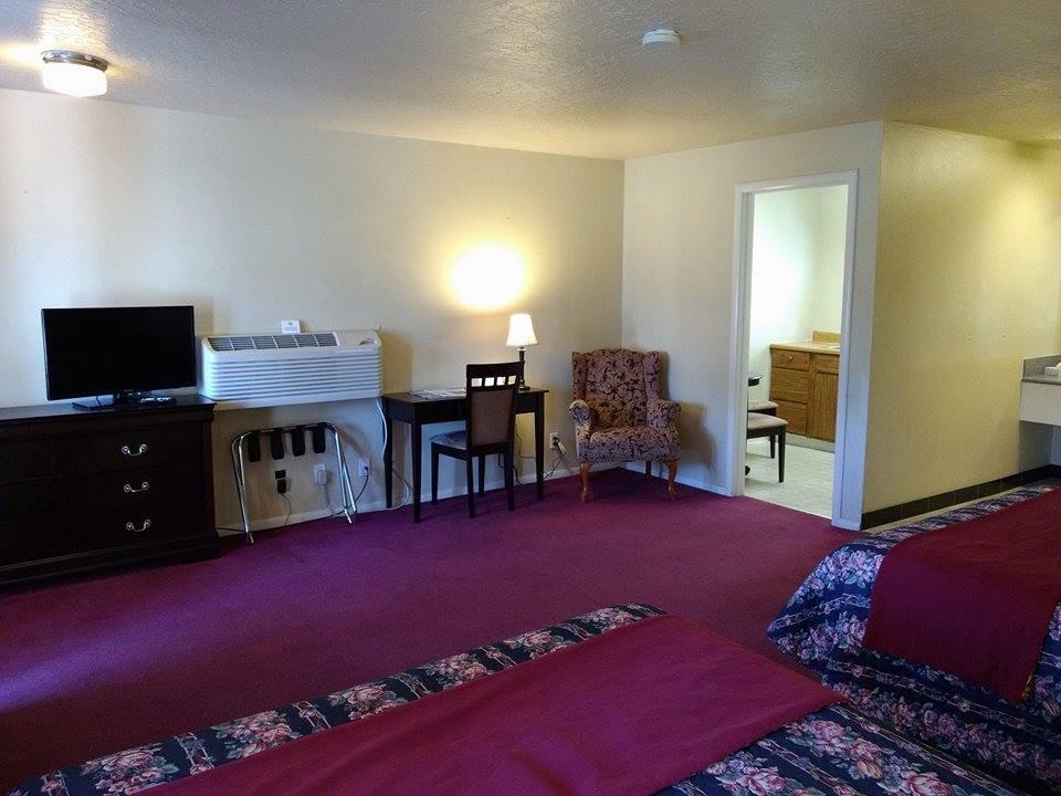 Travelers Motel - thumb 26