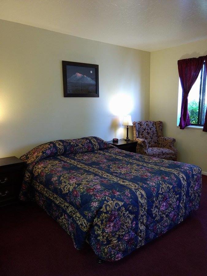 Travelers Motel - thumb 11