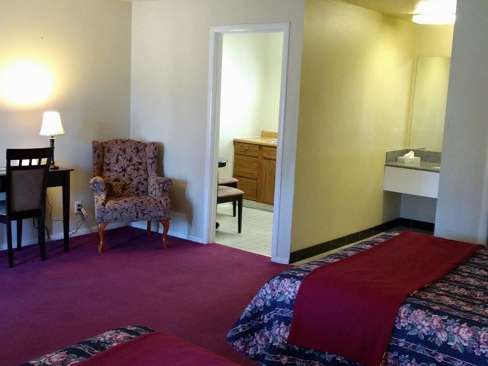 Travelers Motel - thumb 24