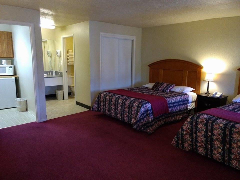 Travelers Motel - thumb 27