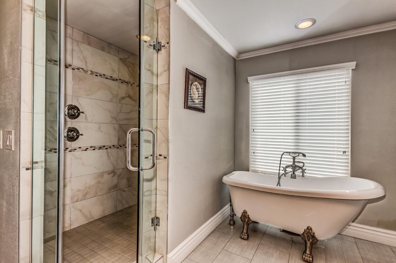 false - thumb 32
