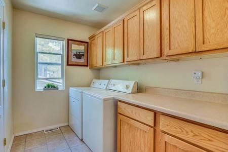 The Hilltop Retreat - thumb 4