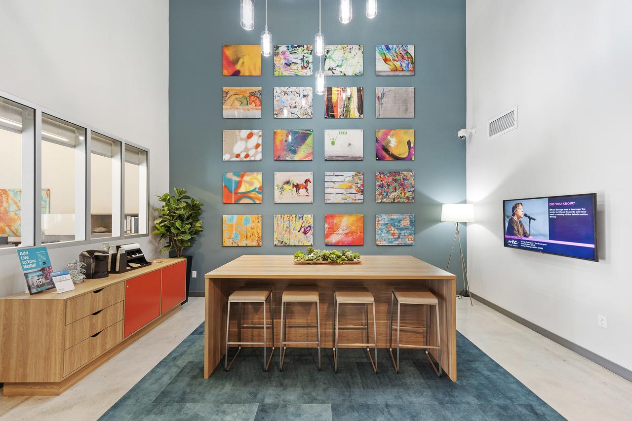 Gaslamp Apartments By Barsala - thumb 1