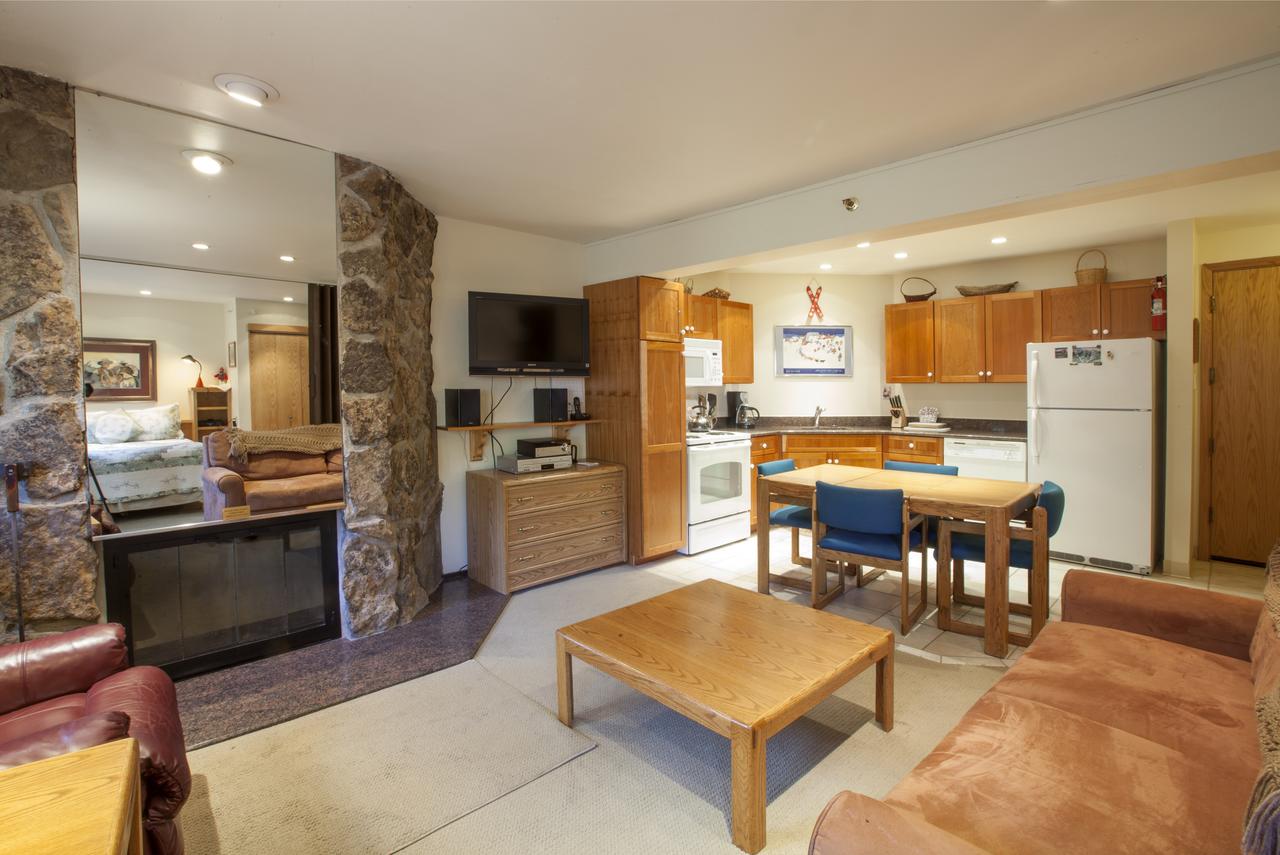 Laurelwood Condominiums, A Destination Residence - thumb 9