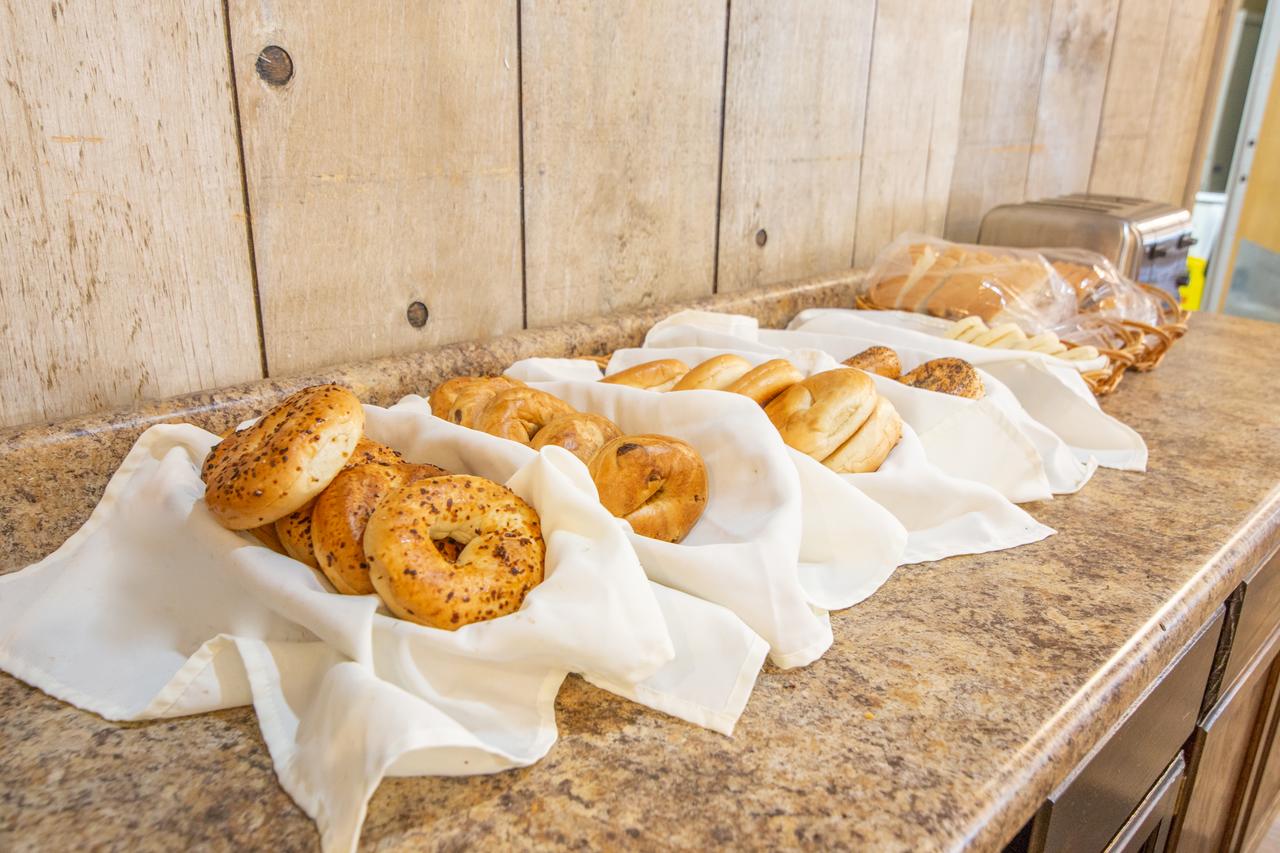 Rocky Mountain Hotel & Conference Center - thumb 24