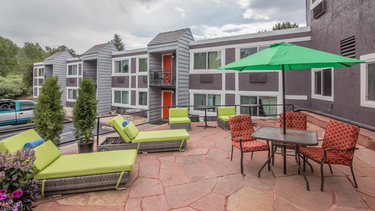 Rocky Mountain Hotel & Conference Center - thumb 9