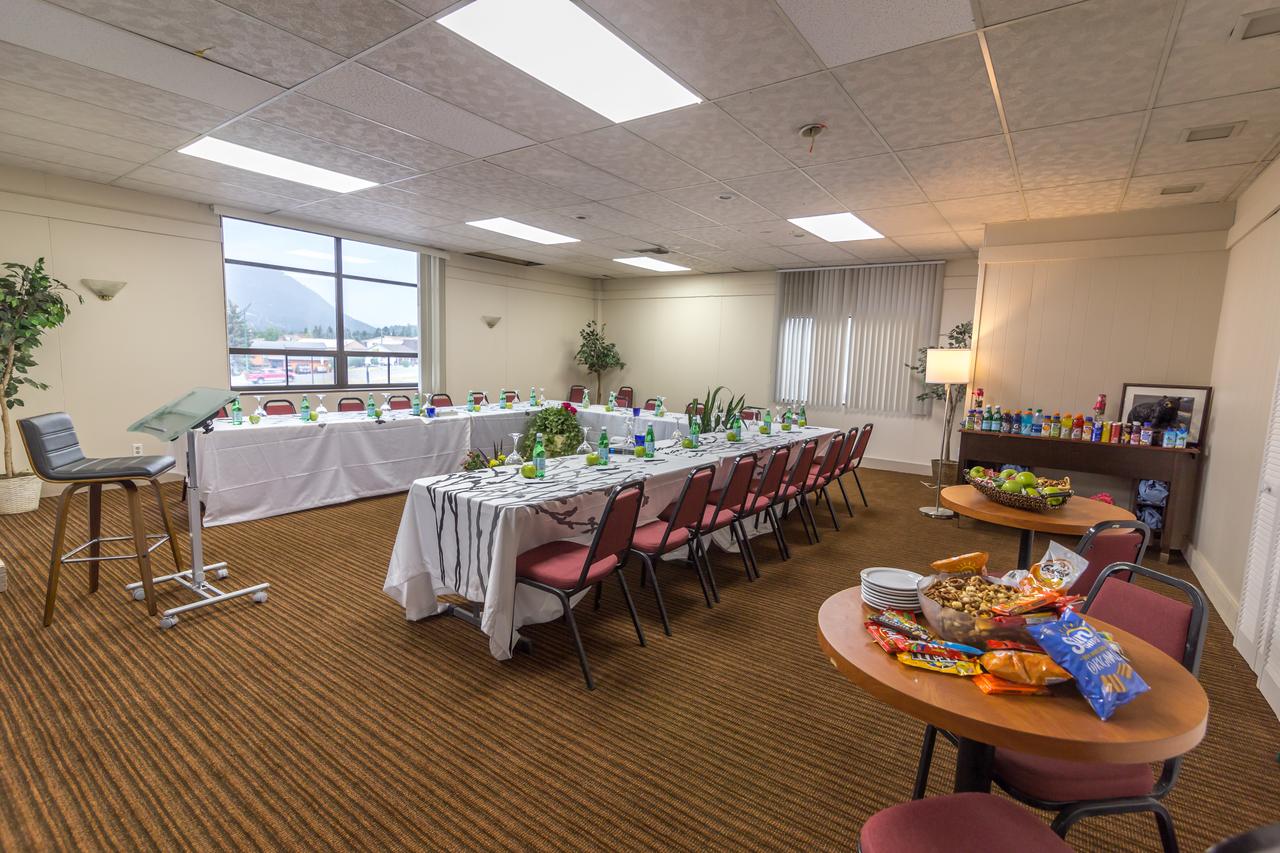 Rocky Mountain Hotel & Conference Center - thumb 6